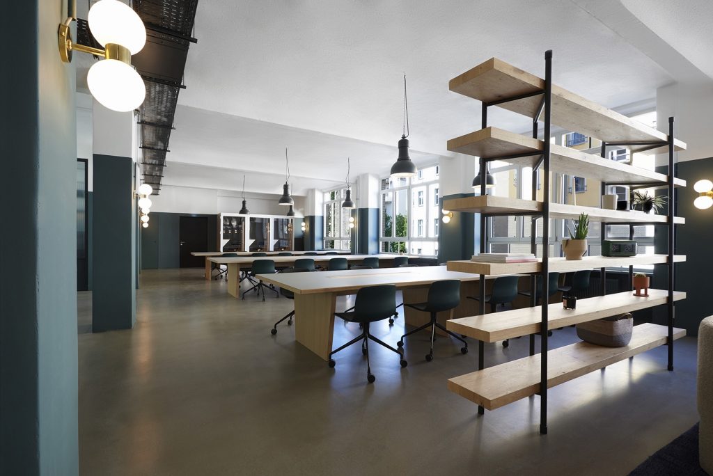 AirHelp Headquarters workspace area ©Fourrichon Architecture