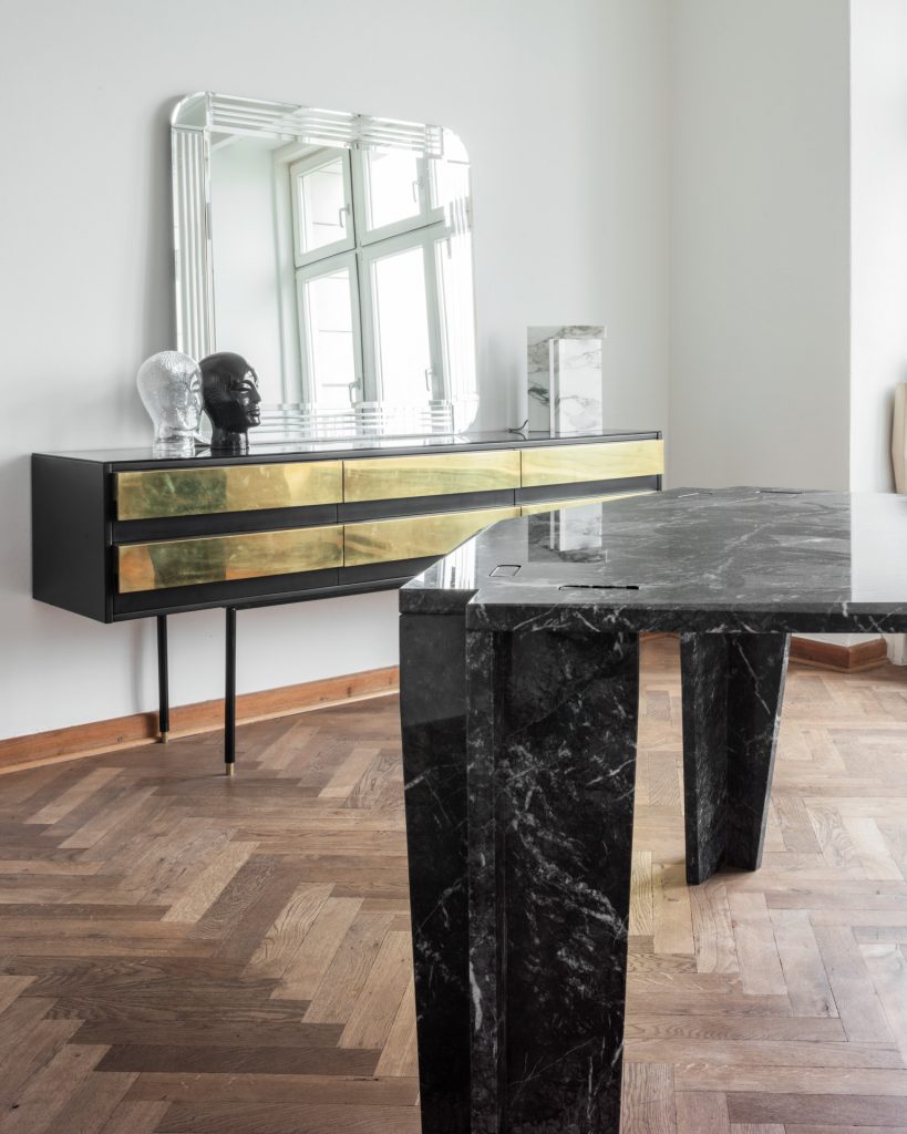 Z6 Marble Table ©Fourrichon Architecture
